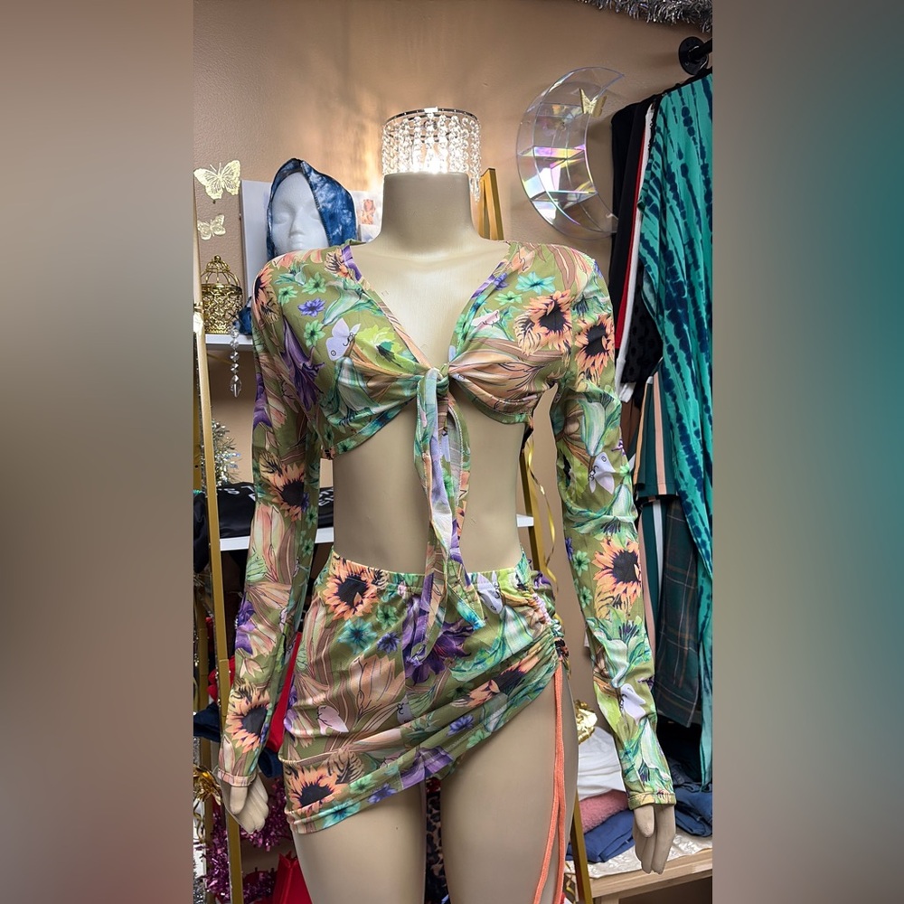 3 pc swimwear .Tropical Floral Tie-Front Crop Top - Green & Purple